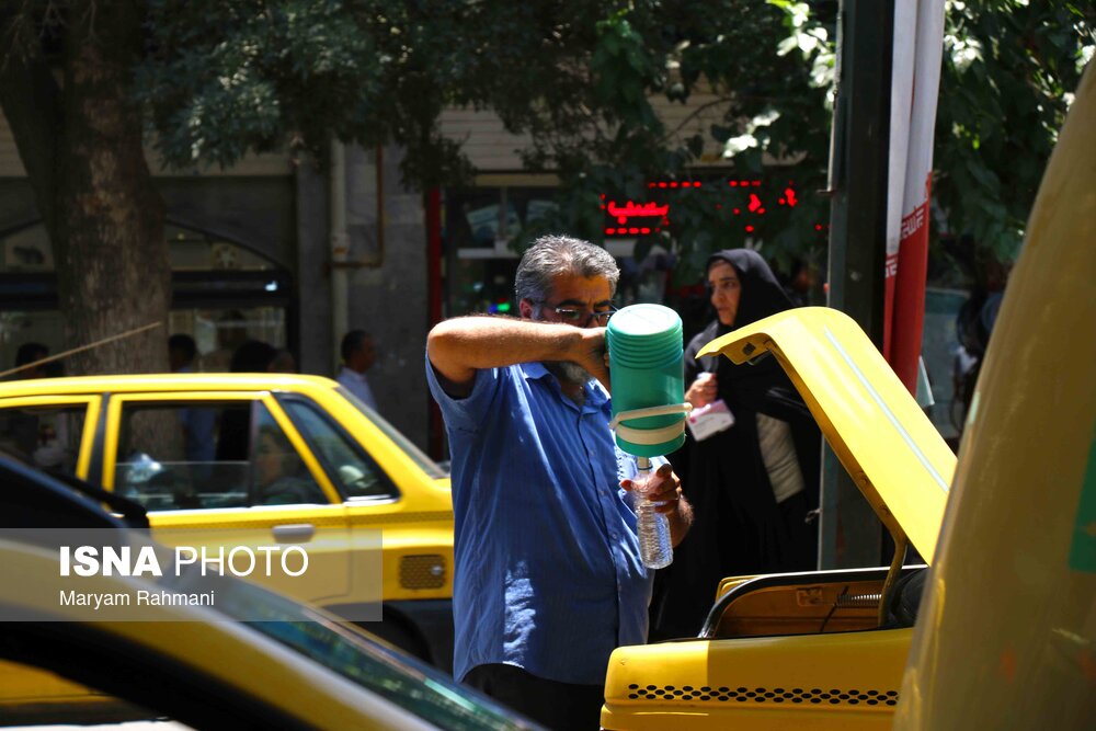 ISNAMEDIA's tweet image. موج جدید گرما - همدان
با رسیدن موج گرمای تابستانی به همدان، دمای هوا از مرزهای معمول فراتر رفته و زندگی روزمرهی مردم چهرهای متفاوت به خود گرفته است.
isna.ir/xdTNVq