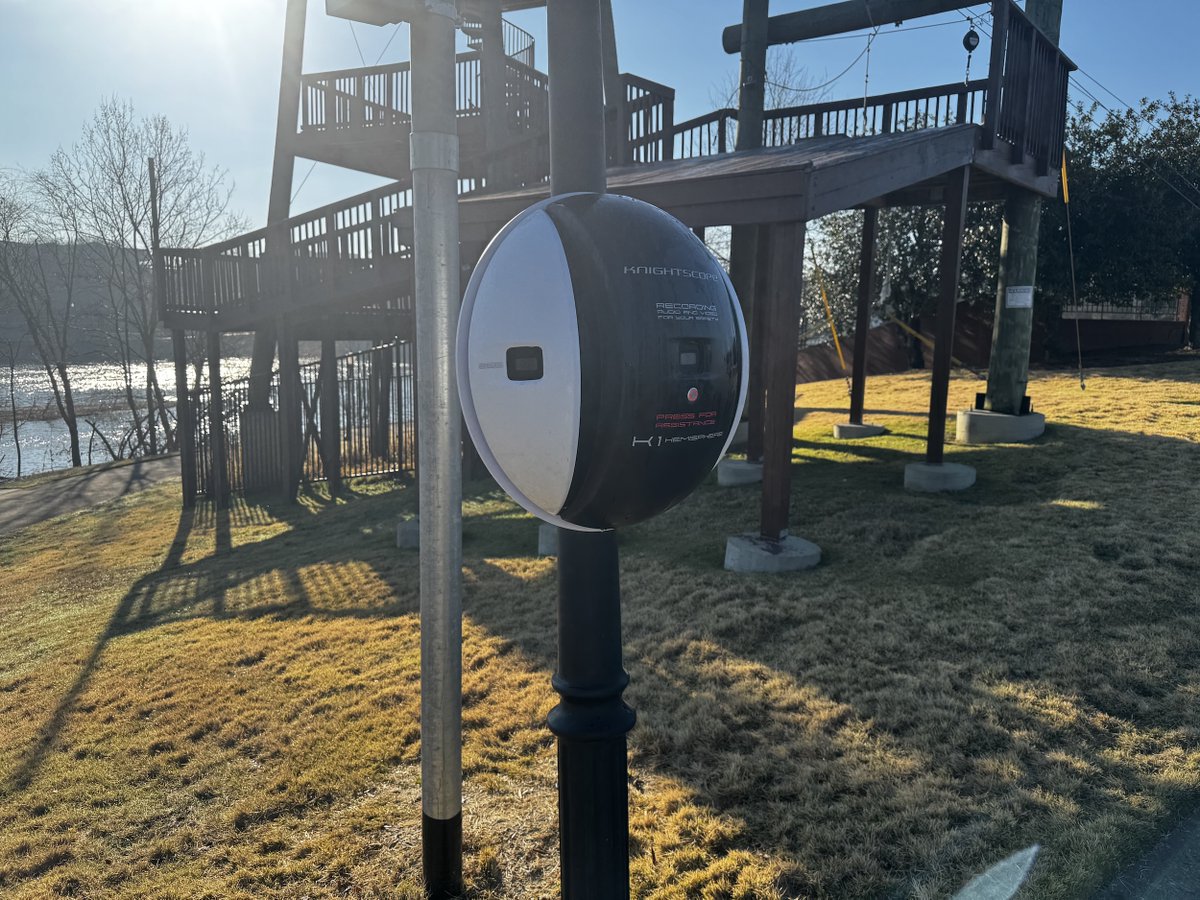 ✔️Up to 200 degree high definition view
✔️Flexible mounting 
✔️Strobe Light
✔️Live Audio and Intercom
✔️Facial Recognition
✔️License Plate Recognition

Learn more about the K1 Hemisphere here: go.knightscope.com/4kkBUMU