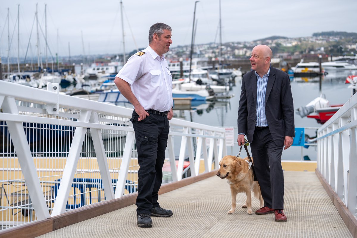 LGAcomms's tweet image. #DisabilityPrideMonth spotlight: Councillor Steve Darling MP used his lived experience to transform council culture in Torbay. By working with Disabled colleagues, they reduced barriers for staff & councillors.
Read the full case study:
local.gov.uk/case-studies/t…