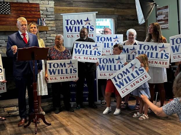 TomWillisWV's tweet image. Honored to begin my new mission as I kicked off my US Senate Campaign in Berkeley Springs with this great group of Patriots. West Virginia deserves to have a Senator who will represent our values, not the Washington swamp. Please visit tomwillis.com for more updates.