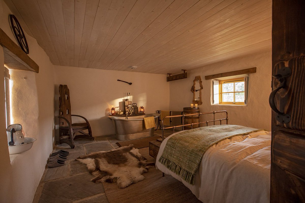 NITouristBoard's tweet image. Congrats to Mountain Cottage, Kilcoo for retaining its three stars through Tourism NI's Accommodation Quality Grading Scheme. Nestled in the Mourne Mountains, with hiking trails nearby, it was rebuilt to reflect the area's craftsmanship and culture. shorturl.at/JJ1Rh