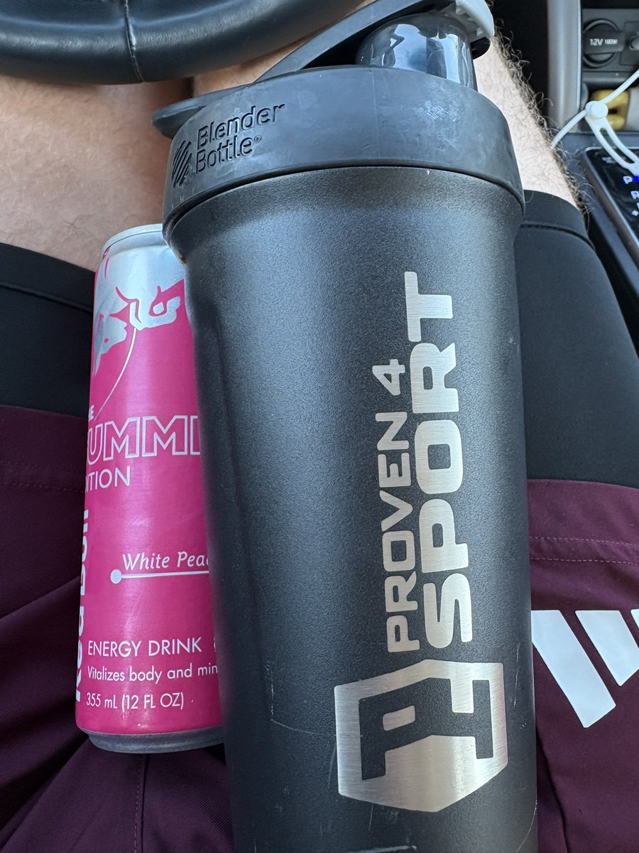 MichaelToro340's tweet image. Is a Red Bull and two scoops of pre the recipe to pour crete’ faster? @DavidErnestkag #heartattack