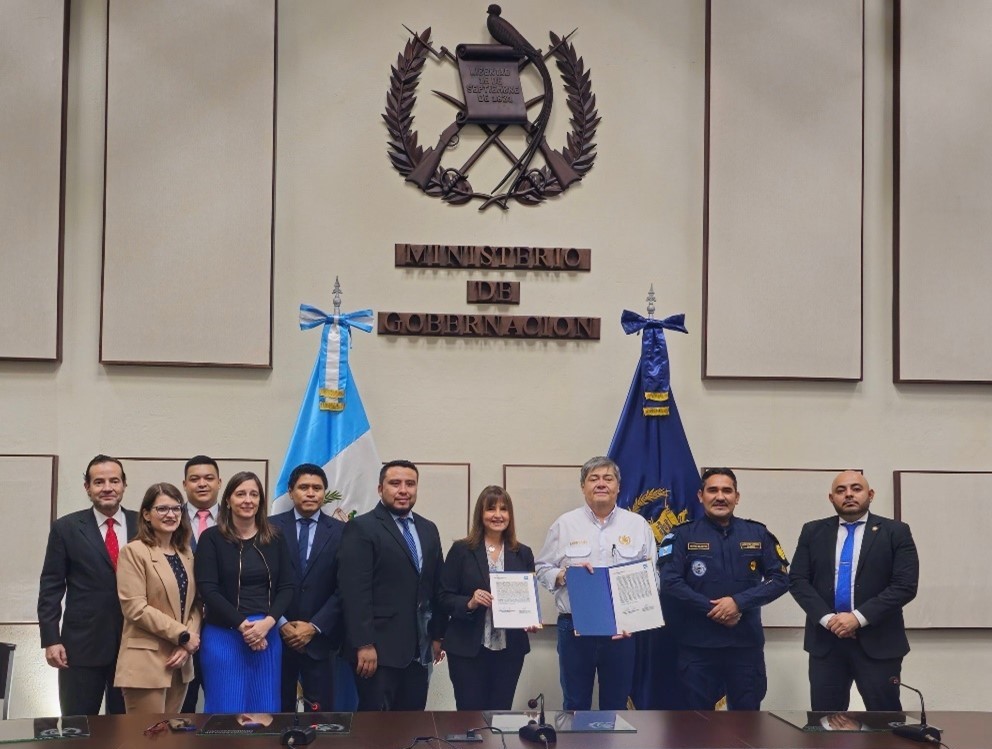 CIPEglobal's tweet image. A safer #Guatemala creates a more stable business environment for U.S. and local businesses that can generate growth and curb irregular migration. CIPE is working with @CIENgt and others to improve the country’s security and economic competitiveness. #SeguridadGT #Guatemala