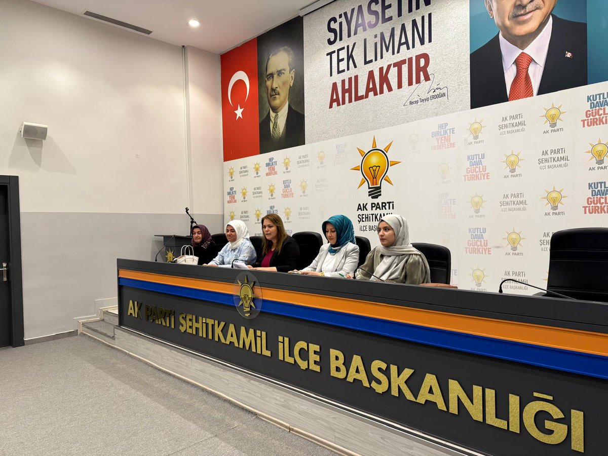 Arb.Av.Yasemin KARACA ERSÖZ (@avyaseminkaraca) on Twitter photo Haftalık Olağan Yönetim Kurulu toplantımızı ilçe binamızda coşkuyla gerçekleştirdik.
Toplantımız hayırlara vesile olsun 🤲
<a href="/tugbaisikercan/">Tuğba IŞIK ERCAN</a>
<a href="/fmfedaioglu/">Fatih Muhaddis FEDAİOĞLU</a>
<a href="/FatmaSahin/">Fatma Şahin</a>
<a href="/avdilanensari/">Av Dilan Ensari</a> Haftalık Olağan Yönetim Kurulu toplantımızı ilçe binamızda coşkuyla gerçekleştirdik.
Toplantımız hayırlara vesile olsun 🤲
<a href="/tugbaisikercan/">Tuğba IŞIK ERCAN</a>
<a href="/fmfedaioglu/">Fatih Muhaddis FEDAİOĞLU</a>
<a href="/FatmaSahin/">Fatma Şahin</a>
<a href="/avdilanensari/">Av Dilan Ensari</a>