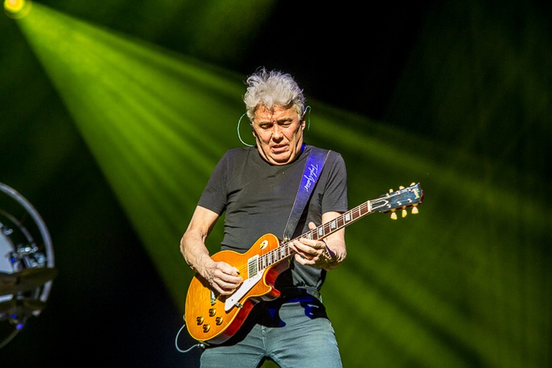 maxazinenl's tweet image. George Kooymans (77) overleden: Nederlands rockicoon laat onvergetelijke erfenis achter dlvr.it/TM4H1T