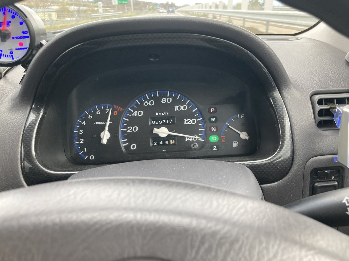 ライフのタコつきメーター移植は
カプラーのピン入れ替え作業と車速さえ
拾えば警告灯付かなかった記憶
ただAT用とMT用でメーターに
刺さるカプラーの数１個違うから
3AT→3AT
5MT→5MTじゃないと上手く行かない