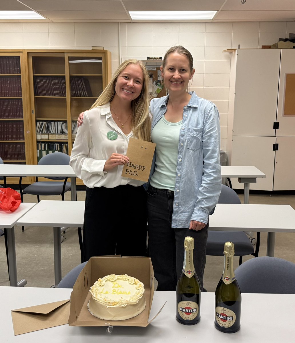 Che Colpitts (@colpittsc) on Twitter photo Huge congratulations to Dr. Emma LeBlanc <a href="/emmavleblanc/">Emma LeBlanc</a> on her successful PhD thesis defence yesterday! As my first PhD student, Emma was instrumental in getting my lab up and running, in the midst of a pandemic, while managing do some exciting science along the way! #proudPI Huge congratulations to Dr. Emma LeBlanc <a href="/emmavleblanc/">Emma LeBlanc</a> on her successful PhD thesis defence yesterday! As my first PhD student, Emma was instrumental in getting my lab up and running, in the midst of a pandemic, while managing do some exciting science along the way! #proudPI