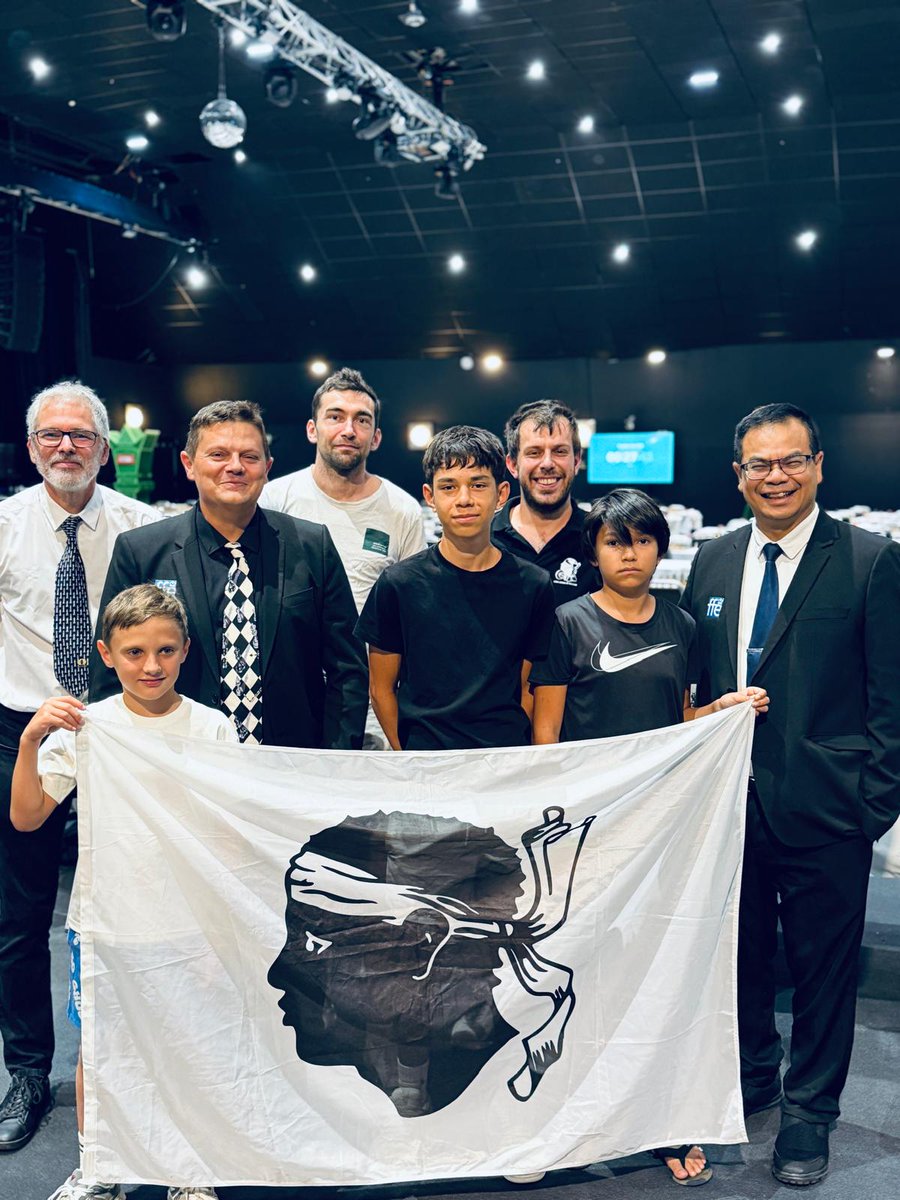 ♟️ La Corse bien présente à l’Open International d’Aix-en-Provence – Trophée Dole ! 
À mi-tournoi, nos joueurs tiennent tête à une forte opposition 💪
👏 Merci aussi à nos arbitres Cyril, Akkha &amp; Gérald pour leur engagement aux côtés de Christo Dimitrov.