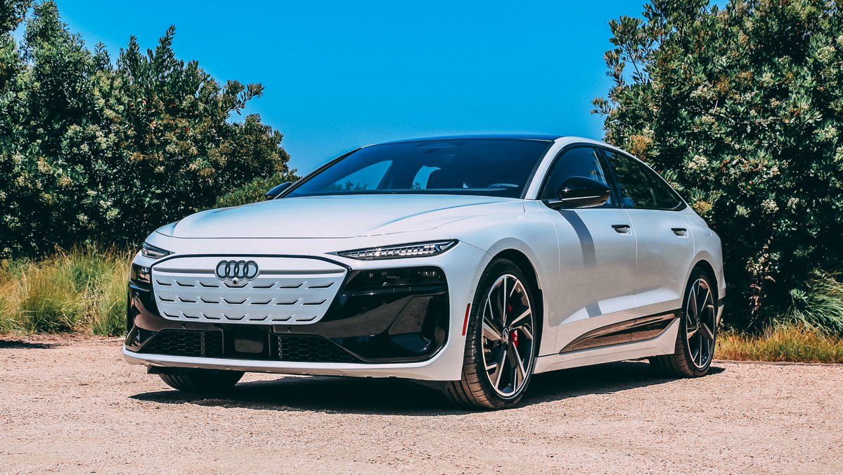 Motor1com's tweet image. Audi finally built an electric sedan that's good enough to take on Tesla.
Read our A6 E-Tron review: motor1.com/reviews/766662…