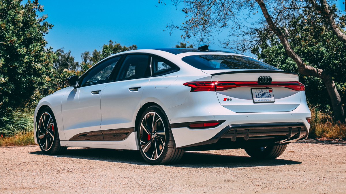 Motor1com's tweet image. Audi finally built an electric sedan that's good enough to take on Tesla.
Read our A6 E-Tron review: motor1.com/reviews/766662…
