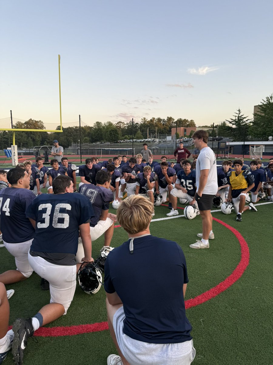 StaplesFootbal1's tweet image. Thank you to Davis Crandall, Staples Football’s All-Time Career Tackle Leader, for speaking to the team yesterday.
A Wrecker Legend!!
GO WRECKERS!! #cthsfb