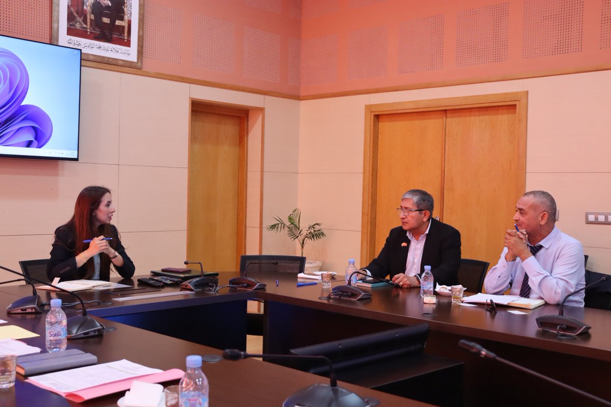 AgriculturaEc's tweet photo. 🇲🇦🤝🇪🇨 ¡Intercambiamos conocimientos para una agricultura más sostenible!

El #MAG y el @INIAPECUADOR  participaron en reuniones técnicas en Marruecos junto al Instituto de Investigaciones Agropecuarias #INRA, como parte de la estrategia Generación Verde.

Hablamos sobre:
🔬 Mejoramiento genético
🌾 Producción limpia de semillas
💧 Eficiencia hídrica
🌱 Salud del suelo

¡La cooperación internacional fortalece el futuro del agro! 🌍

#NadaNosDetiene #ElNuevoEcuador