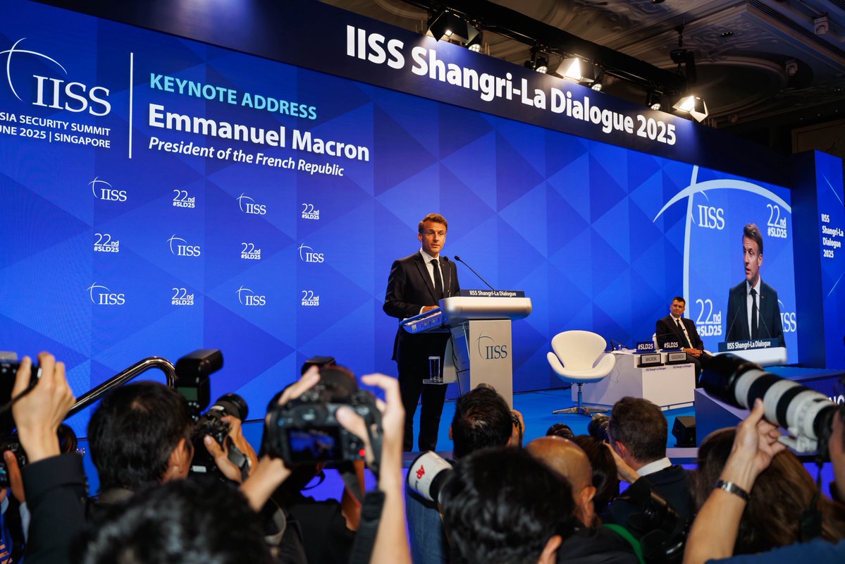 francediplo_EN's tweet image. France is publishing its new #IndoPacific strategy, as announced by @EmmanuelMacron during his visit to Singapore in May.
As a resident nation of the Indo-Pacific, 🇫🇷 has a unique approach in the region.
🔗 More information: fdip.fr/ekth3fa4