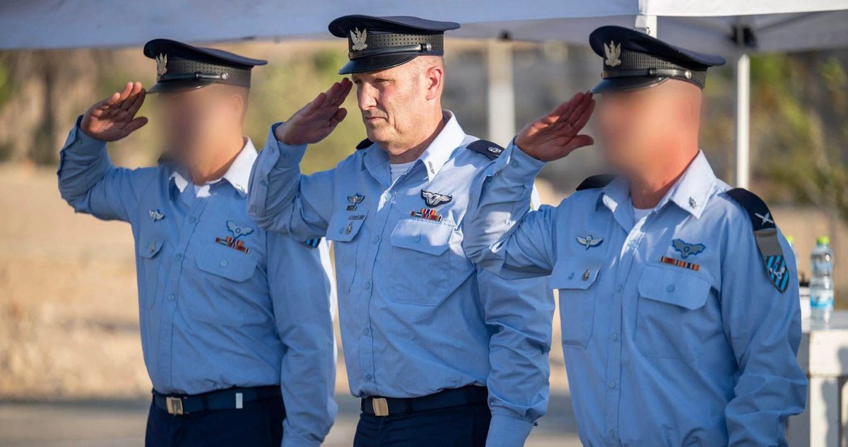 MarkIsrael107's tweet image. A new commander for the Air Defense Division!
Brig. Gen. K. officially assumed command of the Air Defense Division this week, taking over from Brig. Gen. G., who concluded his role after more than 30 years of service in the array.
The change of command ceremony was held in the…