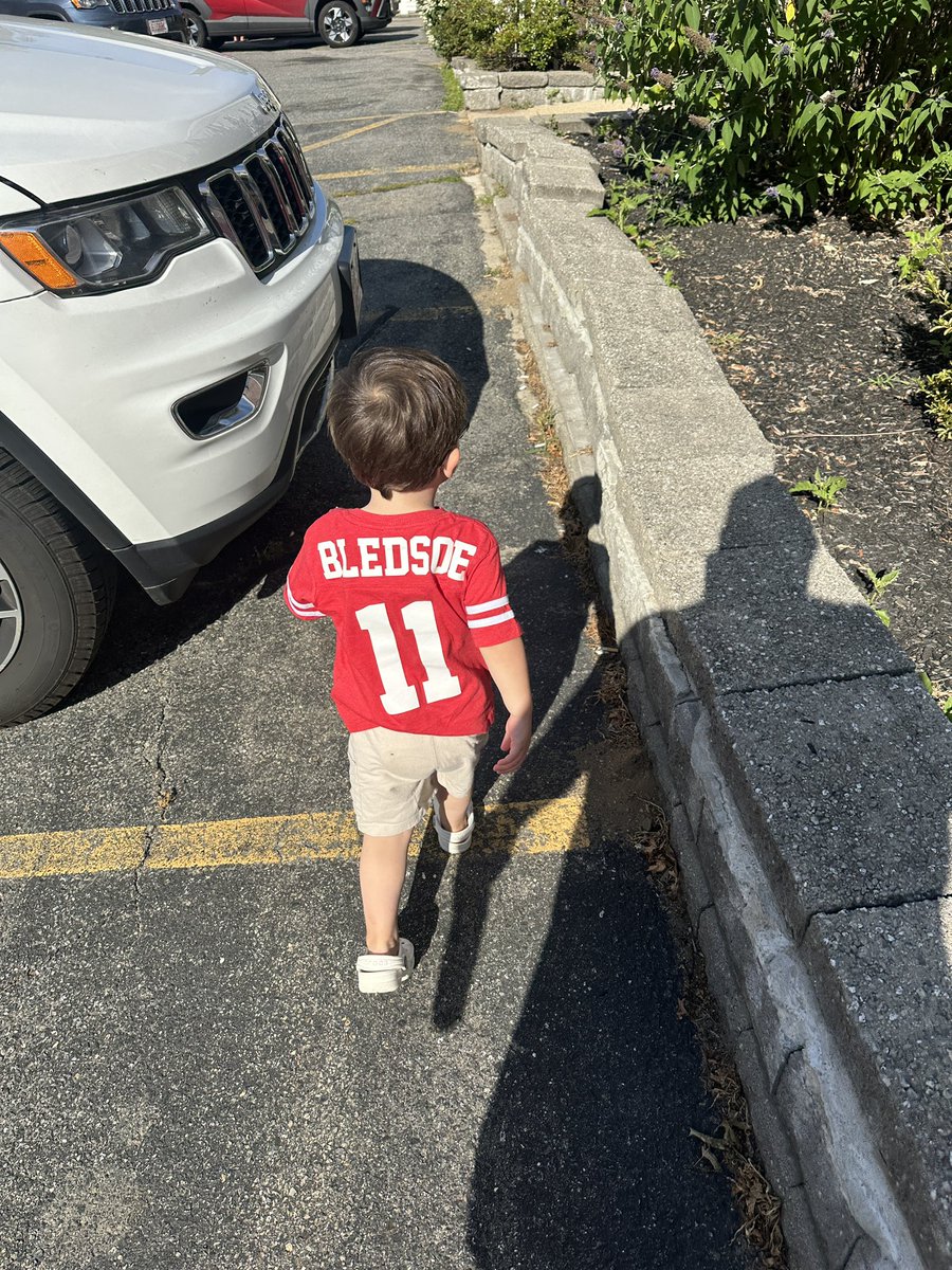 Drew is ready for the first practice of Pats Training camp. <a href="/Patriots/">New England Patriots</a> <a href="/DrewBledsoe/">Doubleback</a>