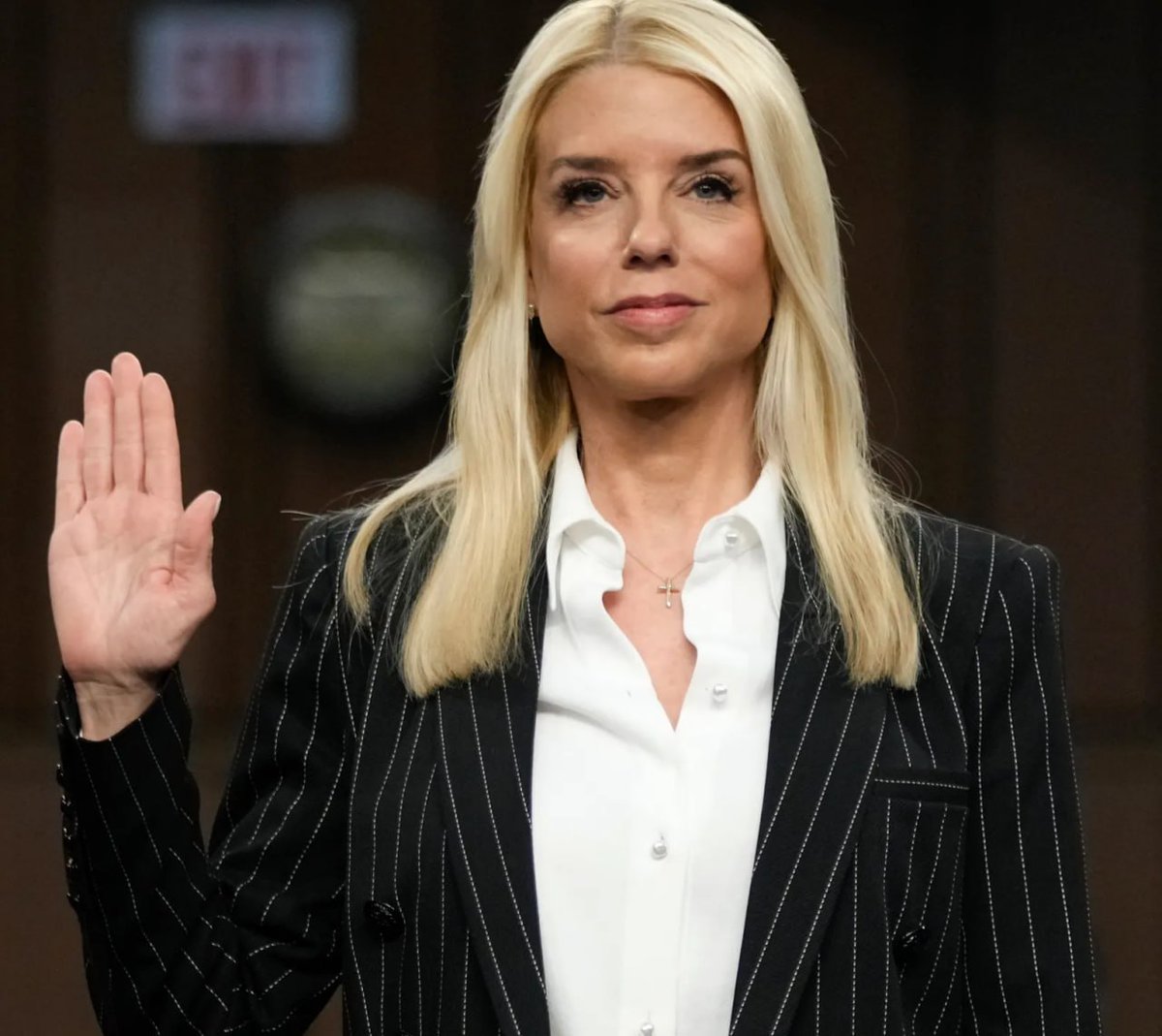KashPatelNewsX's tweet image. 🚨BREAKING: AG Pam Bondi is reportedly poised to charge Alejandro Mayorkas with treason for deliberately allowing 20 million illegals to flood our nation, a disgraceful betrayal that undermines America’s sovereignty.
Do you approve this?
YES or NO?