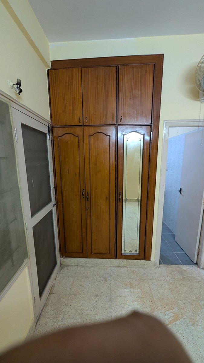 _TopJ's tweet photo. Hello BLR people! Me and @saipadmesh are moving into a 3BHK and we're looking for a fun and chill flatmate to take up the third room, with attached washroom. Please DM if you're interested!

Location: Pai Layout, Mahadevpura (walkable to metro/bus stop)
Move in date: August 1 https://t.co/6JGa7EGde8