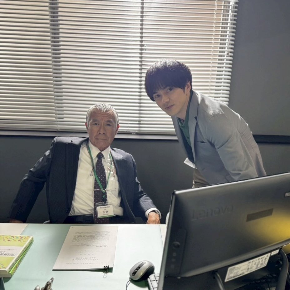 ashitawa_motto's tweet image. ⋰
第𝟯話オフショット🌱
⋱
じょーさんが児童福祉司だった頃の
回想シーンにて📷ˎˊ˗
ドンケツ風💨からの
にっこりじょーさんと☺️✨
さわやかスマイル蔵田さんでパシャリ🤳
🔗TVer
tver.jp/episodes/epr2x…
……
📢【第4話】7/28(月)よる9時
#明日はもっといい日になる
#林遣都 #柳葉敏郎