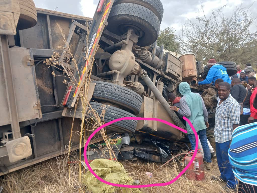daddyhope's tweet image. Yesterday, a terrible accident that killed 17 people happened in Zimbabwe. It left government critics numb because what they had long warned against had happened.
The dead lay crying for help for three hours under the weight of a truck, but there was no available crane to lift…