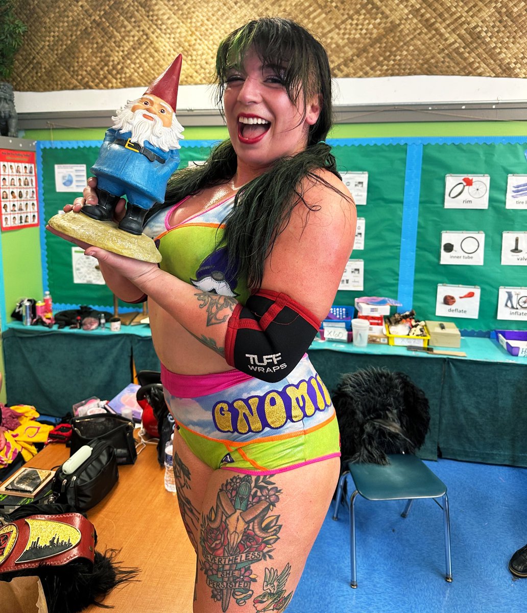 EnglishLeo's tweet image. #WomanCrushWednesday - @the_gnomie
