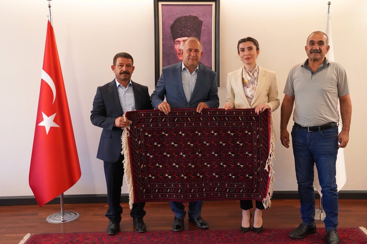 Başkanımız Sayın Esma Ersin’e hayırlı olsun ziyaretinde bulunan, Kısas Cem Kültürünü Yaşatma Derneği Başkanı Sayın Ali Adnan Güleç’e ve beraberindeki kıymetli heyete nazik ziyaretleri için teşekkür ederiz.