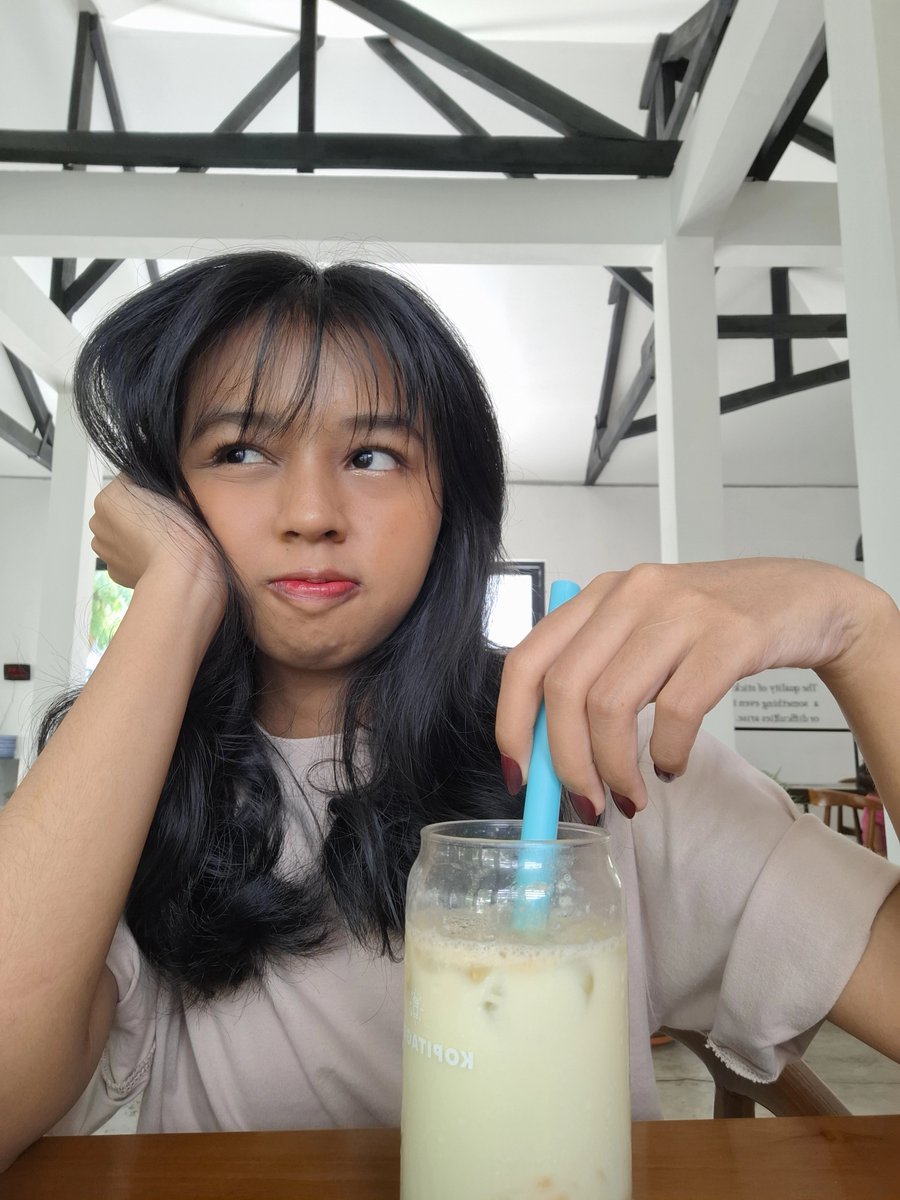 GTomlinsoon's tweet image. lunch with my bf

#DirectionersDay #15Yearsof1D #15YearsOfOneDirection