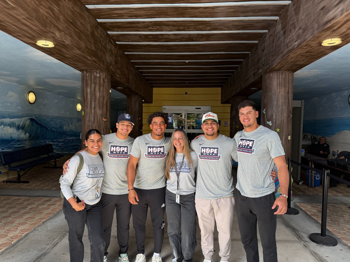 TampaTarpons's tweet photo. 🌟A look back at one of our favorite weeks of the season— #HOPEWeek
From St. Joseph’s Children’s Hospital to Meals On Wheels & Friends of Joshua House, your stories continue to inspire us every day💙 https://t.co/GAF6R7N5gL