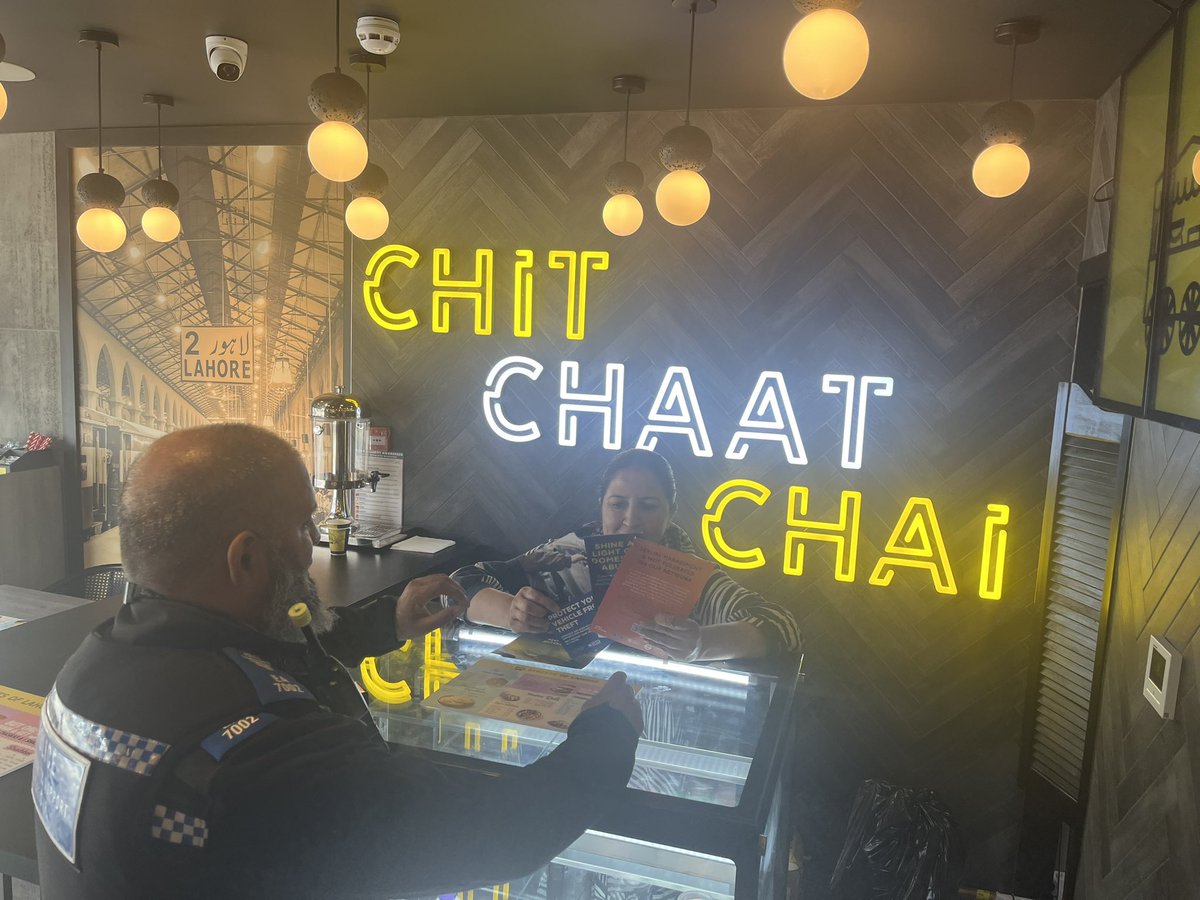 MPSClementswood's tweet image. @MPSClementswood
Officers popped into a new local business on Ilford Lane to give crime prevention advice.