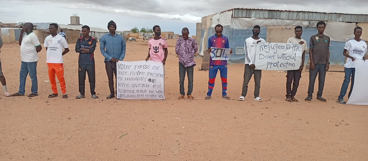 MrsalAhmd95964's tweet image. Urgent appeal to all human rights and humanitarian organizations to help the refugees in the Agadez Center in Niger @UNHCRNiger has cut off their food in the middle of the desert. There are children, women the sick the disabled the elderly and all kinds of vulnerable groups here