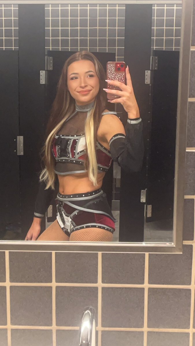 EnglishLeo's tweet image. #WomanCrushWednesday - @ItsRaychellRose
