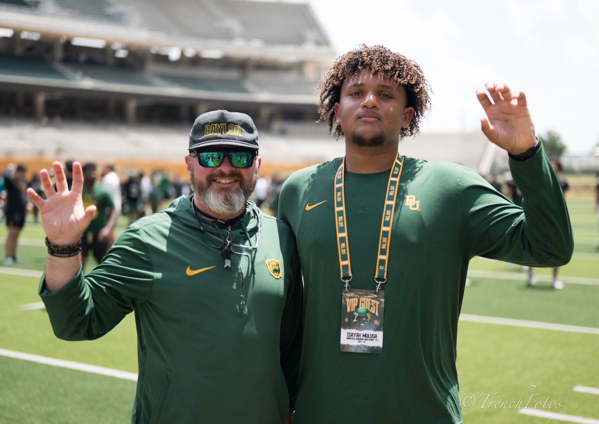Isayah56's tweet image. Happy birthday @CoachMiller_, I hope you have a great day. #SicEm🐻
