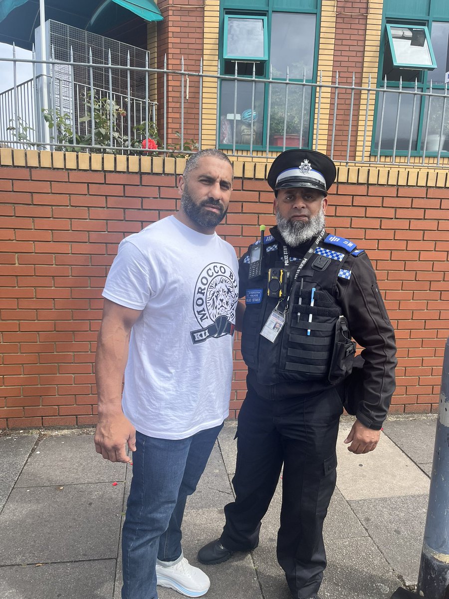 MPSClementswood's tweet image. @MPSClementswood
Officers ran into local resident Khalid Ismail
Who experienced ASB & helped to inform Clementswood SNT. ASB has not occurred since.
