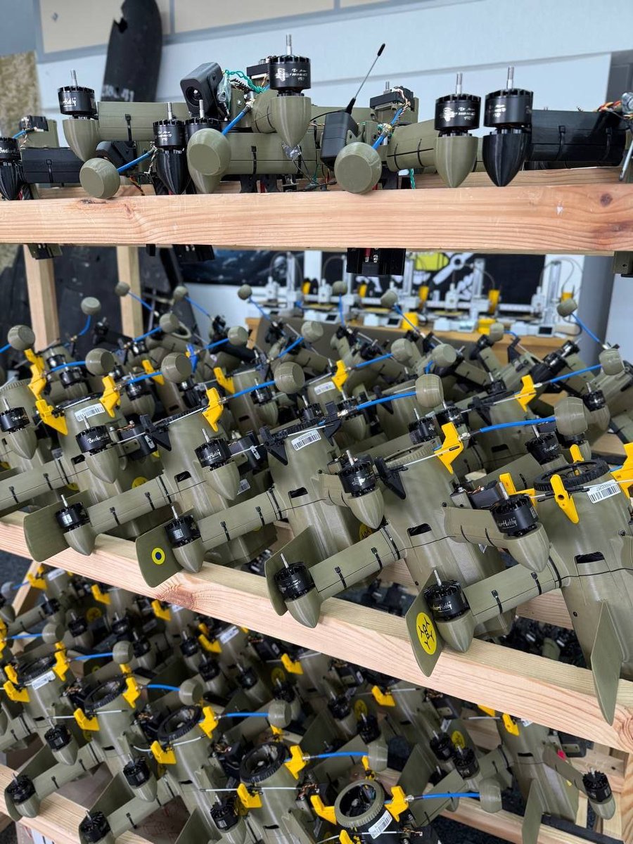 Jeff21461's tweet image. 🇺🇦 Ukraine has already contracted Interceptor Drones for use against Shahed in four different models worth over 3 billion UAH (61 million €) from three domestic UAV manufacturers.
militarnyi.com/uk/news/ukrayi…