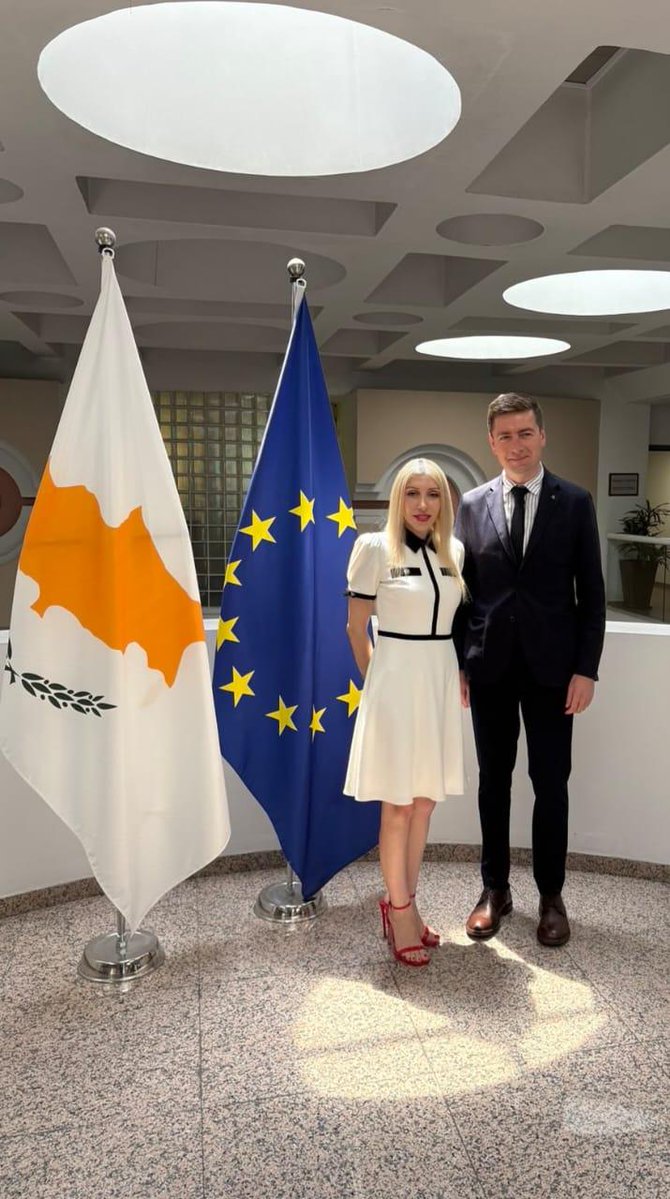 CyprusMFA's tweet image. Useful and timely political consultations between 🇨🇾 Political Director @ThsShambos and Lithuania 🇱🇹 Political Director Laimonas Talat-Kelpša today in Nicosia.
Forward-looking exchange with a focus on policy coordination in key files such as Ukraine & the Middle East,…