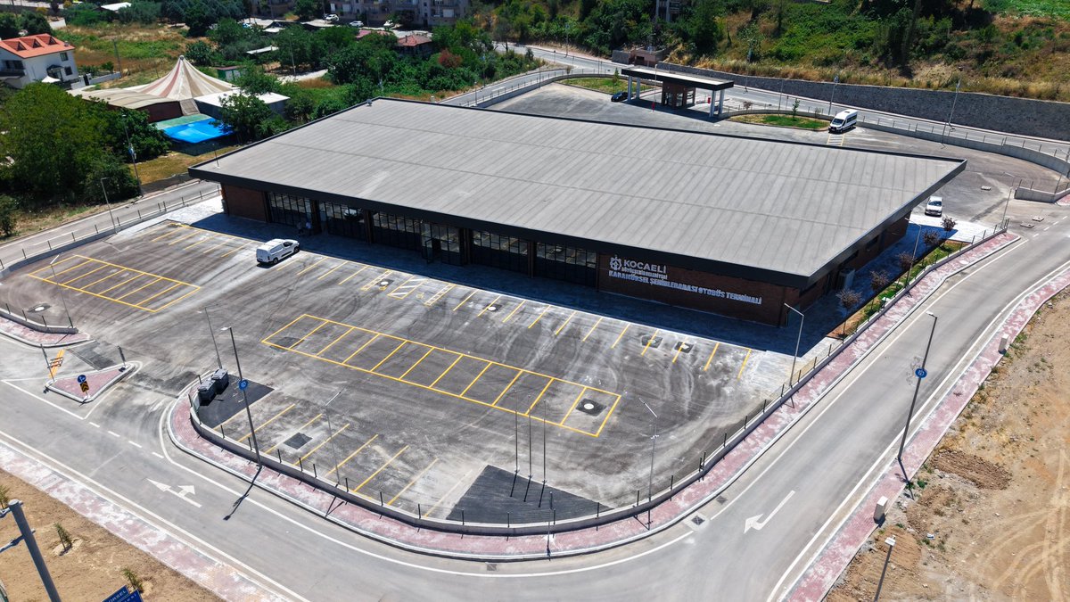 Değerli hemşehrilerim,

Gölcük’ün ardından Karamürsel ilçemize de kazandırdığımız, ulaşımı kolay, modern ve konforlu otobüs terminalimizde tüm hazırlıklarımızı tamamladık.

Yeni terminalimiz bu gece itibarıyla hizmete başlıyor. Şehir içi trafiğini rahatlatacak, yolcu konforunu