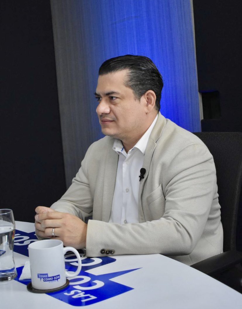 “…De todos esos ataques, no ha habido un solo argumento que pueda ser debatido. Solo ataques personales; ni un solo argumento que debatir, y quieren monopolizar este tipo de situación”

Señaló <a href="/ContrerasCC22/">Juan Contreras</a> en relación a comentarios sobre formación del Círculo de Reflexión