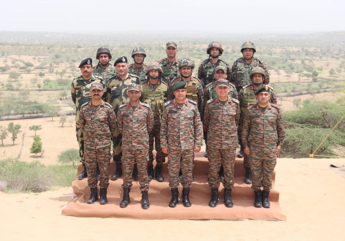 KonarkCorps's tweet image. Lt Gen AVS Rathee, GOC #KonarkCorps, visited forward areas of #GoldenKatarDivision in #Rajasthan to review their #OperationalPreparedness. He appreciated their relentless efforts to enhance #CombatReadiness through #Jointness &amp;amp; #technology integration.

@adgpi
@IaSouthern