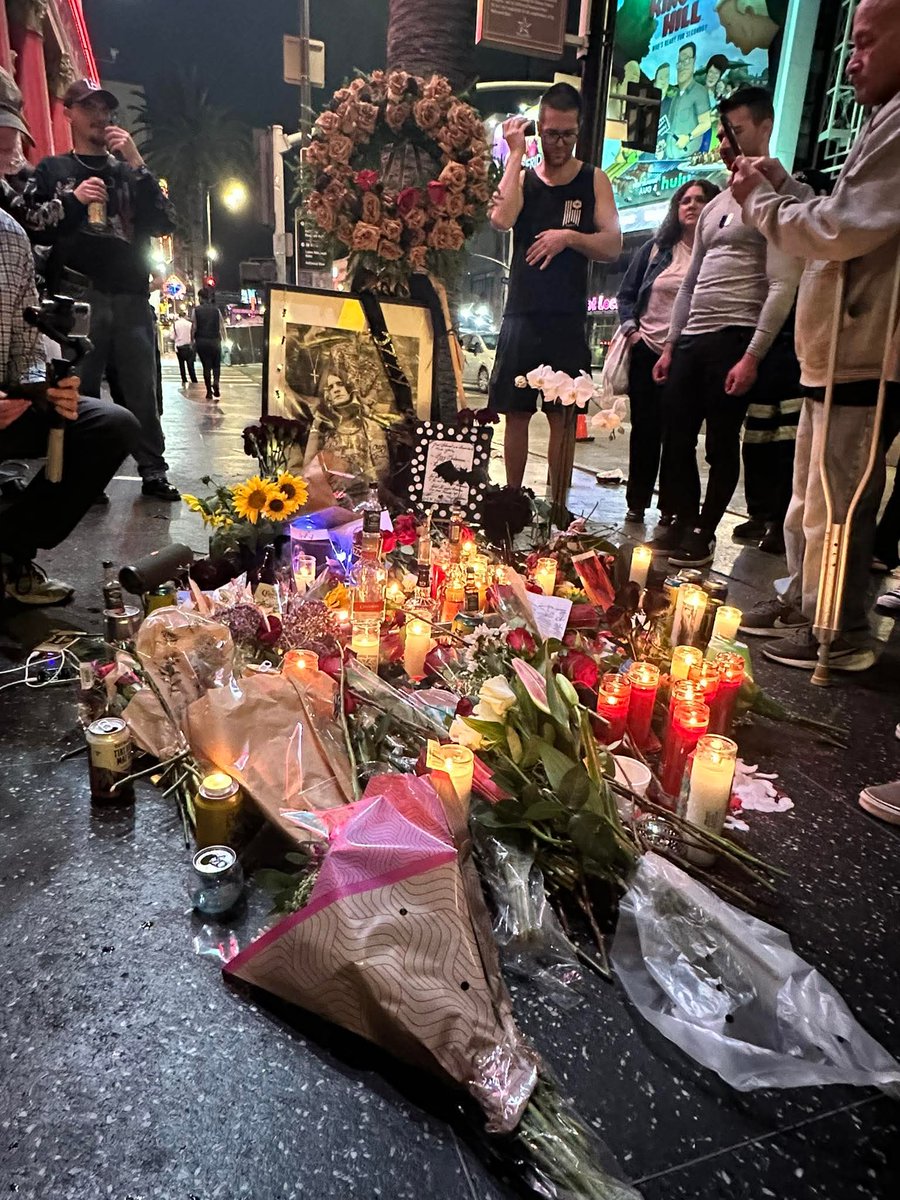 EaracheRecords's tweet image. Still reeling from yesterday's sad news. Ozzy's star on the Hollywood walk of fame last night. Pic stolen from my buddy Jason.
#ozzyosborne #blacksabbath