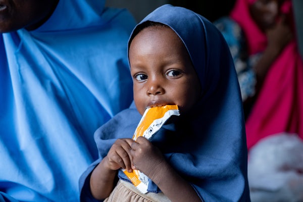 WFP_Arabic's tweet image. 🆘 بحلول نهاية يوليو، سيكون برنامج الأغذية العالمي مضطراً لتعليق جميع المساعدات الغذائية والطبية الطارئة لـ 1.3 مليون شخص في شمال شرق #نيجيريا.
بدون تمويل فوري، سيواجه الملايين من الأشخاص الأكثر ضعفاً خيارات مستحيلة.
🔗 اقرأ المزيد: tinyurl.com/39kyen8k