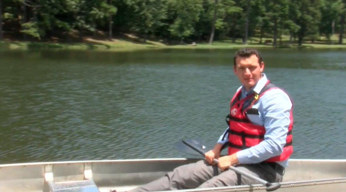 AginArk's tweet image. Shade and indoor activities are two of the ways @Arkansas4HCamps keep kids safe, says Eric De Vries.
De Vries spoke to @KARK4News' @NealeZeringue yesterday about staying safe in the extreme heat.
kark.com/news/local-new…