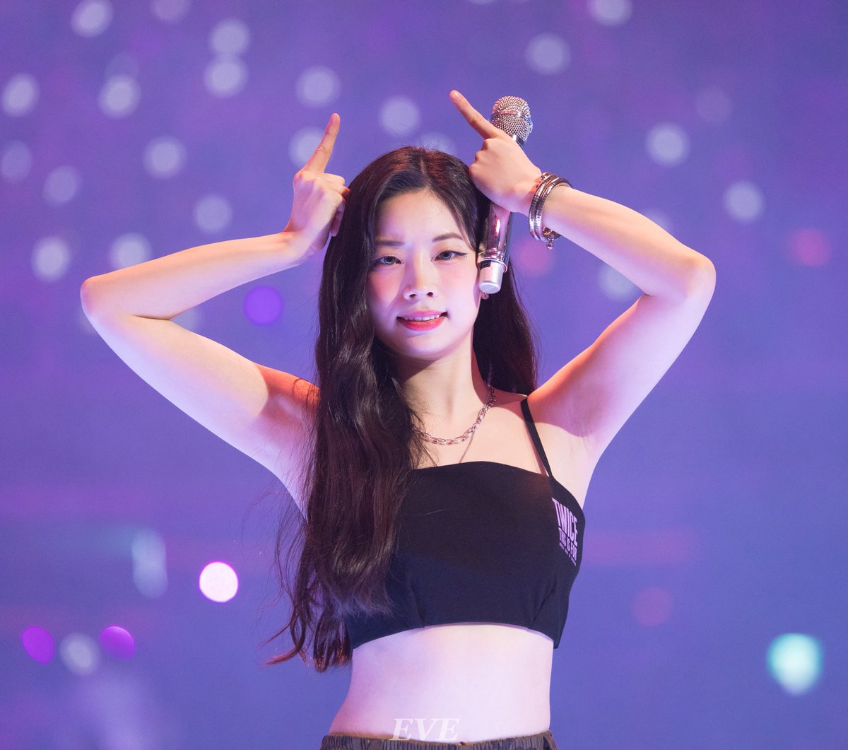 TWICE_EVE's tweet image. 250720 HQ
#TWICE #ํธ์์ด์ค #DAHYUN #ใใใงใณ #๋คํ