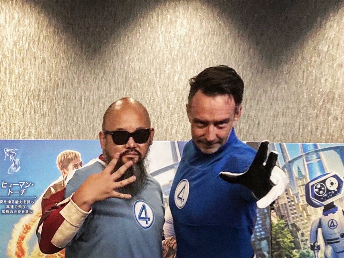 maCo_STARWARS's tweet image. 昨日のF④最速試写会で、
ミスター・ファンタスティックな
ジャスティンさんと
お写真撮らせていただきました!
初めましてでお話しさせて
いただいたのですが、
わたしのことを認識して
くださっていて
とても光栄でした✨
ありがとうございました‼︎