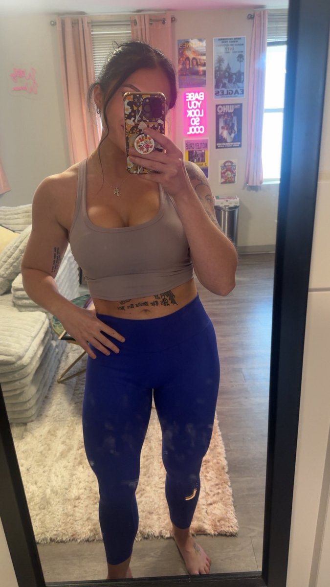 anactualwalnut's tweet image. Got new leggings and my gym friends go βbright purple is not a color I expected to see you inβ bc I stay in neutrals but I feel like hot Barney