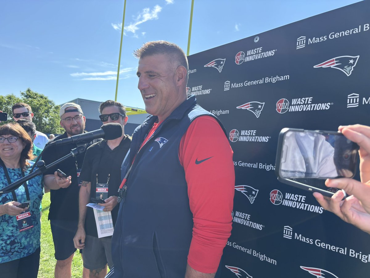 ByMarkDaniels's tweet image. Mike Vrabel: “There’s an energy in the building. Players seemed excited to go.”