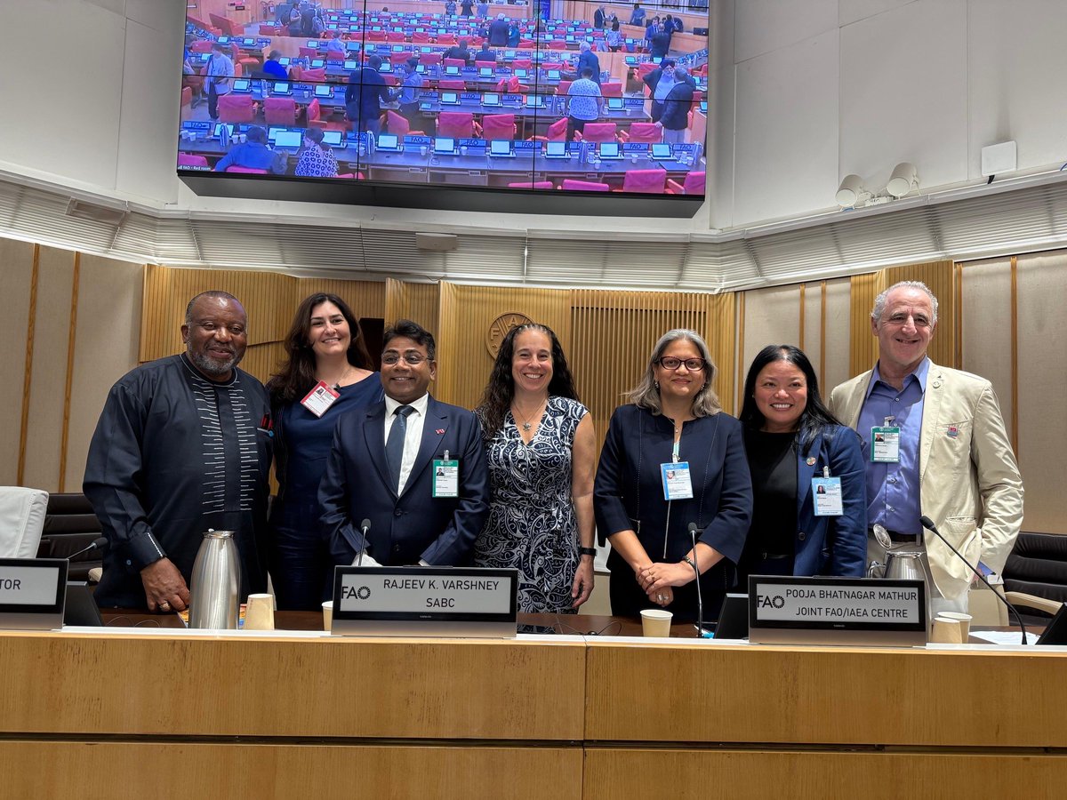 IAEANA's tweet image. The Joint FAO/IAEA Centre recently showcased the impact of nuclear techniques on agricultural innovation at the @FAO Global Agrifood Biotechnologies Conference! 🌱
We enjoyed exhibiting how #nuclearscience can integrate with #biotech solutions. 🧬