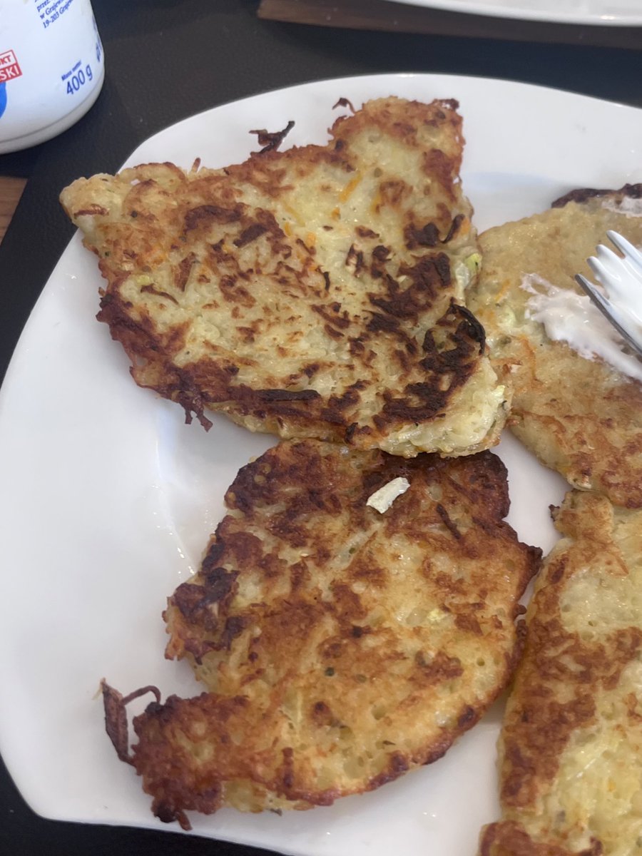 zbjstw's tweet image. latkes as a reward for being a good nice jewish girl