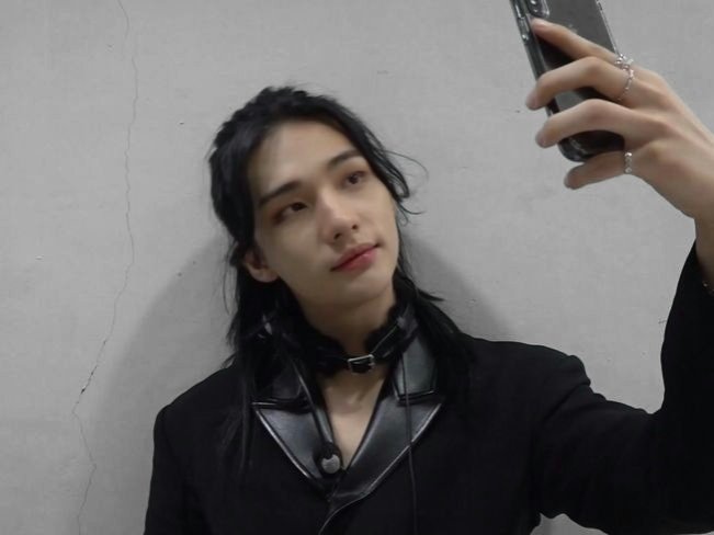 MinaxKth's tweet photo. The photocard                                The moment https://t.co/uCc0DrMZTf