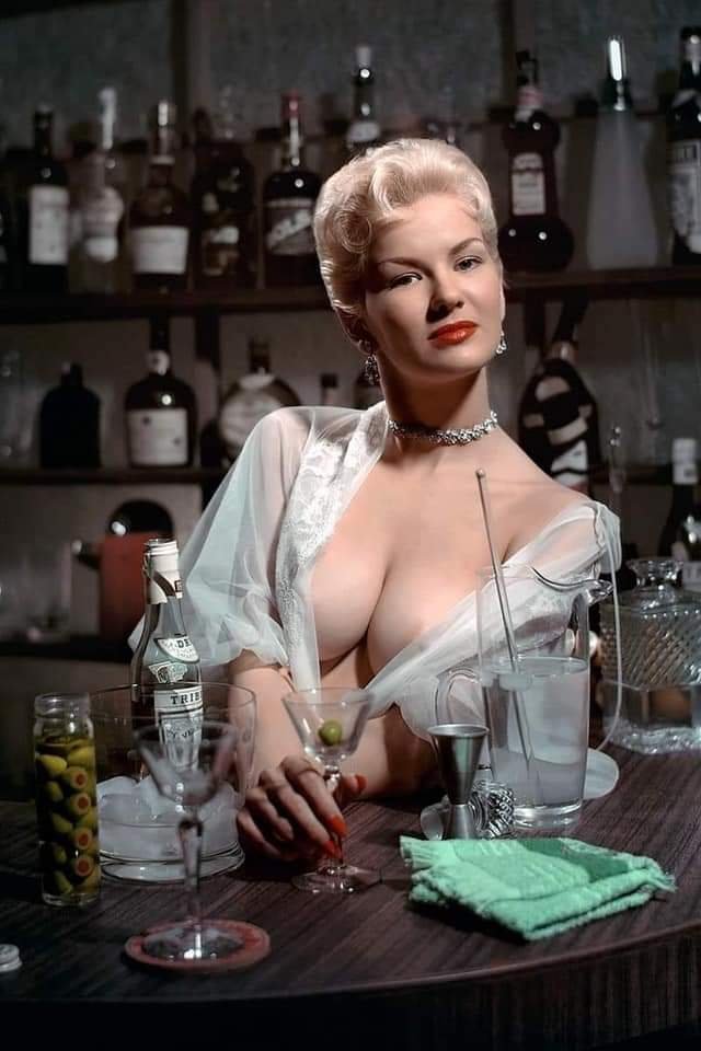 Thebestfigen's tweet image. Miss Janet Pilgrim and the perfect set of barware open up the cocktail hour.