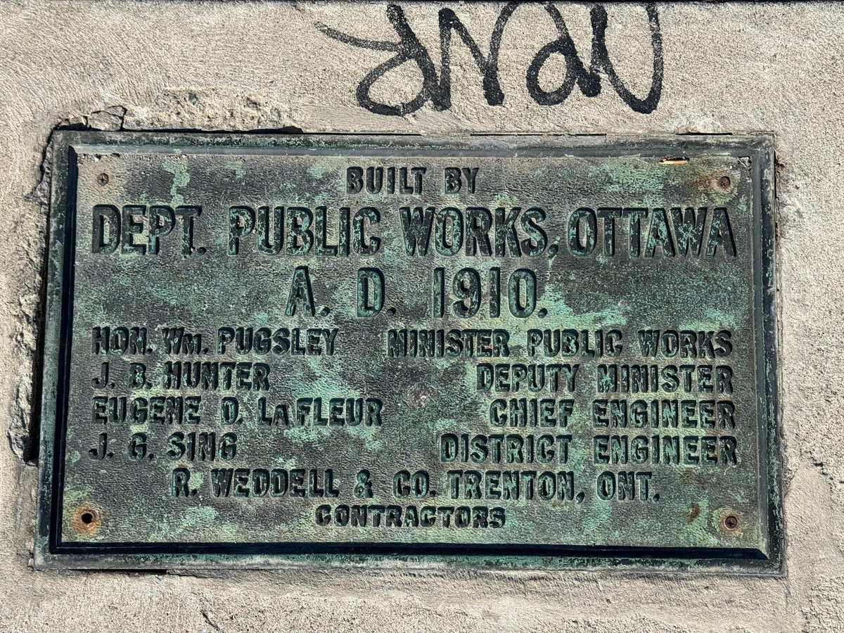 blerghhh's tweet image. Toronto Harbour, western gap.