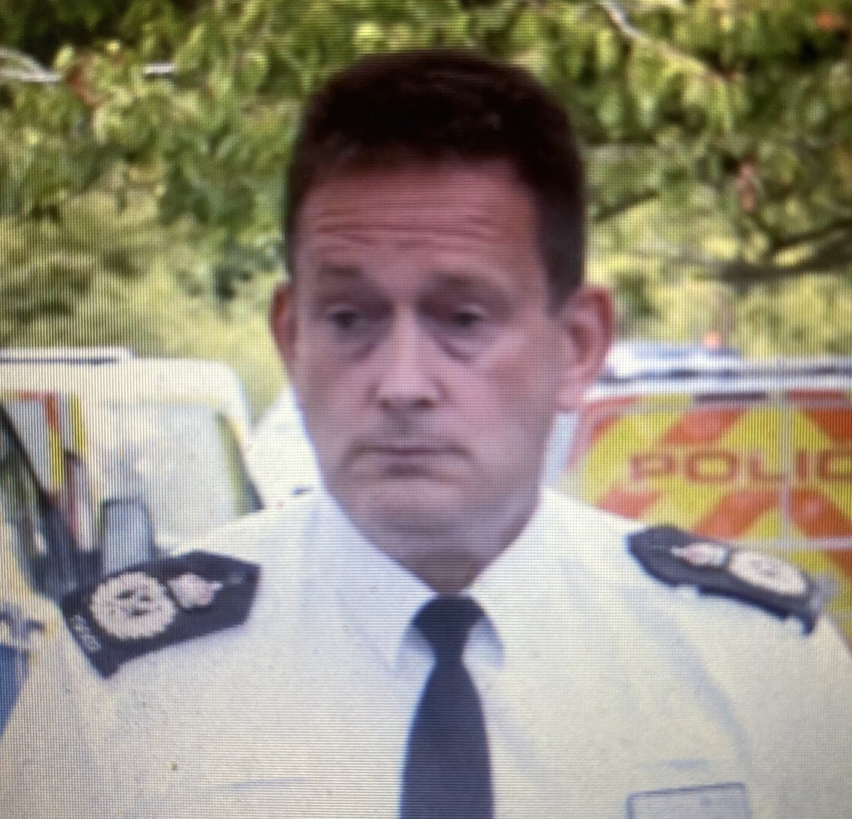 PeterBleksley's tweet image. Chief Constable of @EssexPoliceUK, Mr @BJH251 says of the Bell Hotel in Epping police operation, 'It is not for me to comment and to try to criticise, or indeed to exmine that operation.'
Oh, OK Mate, just leave it to us then...
